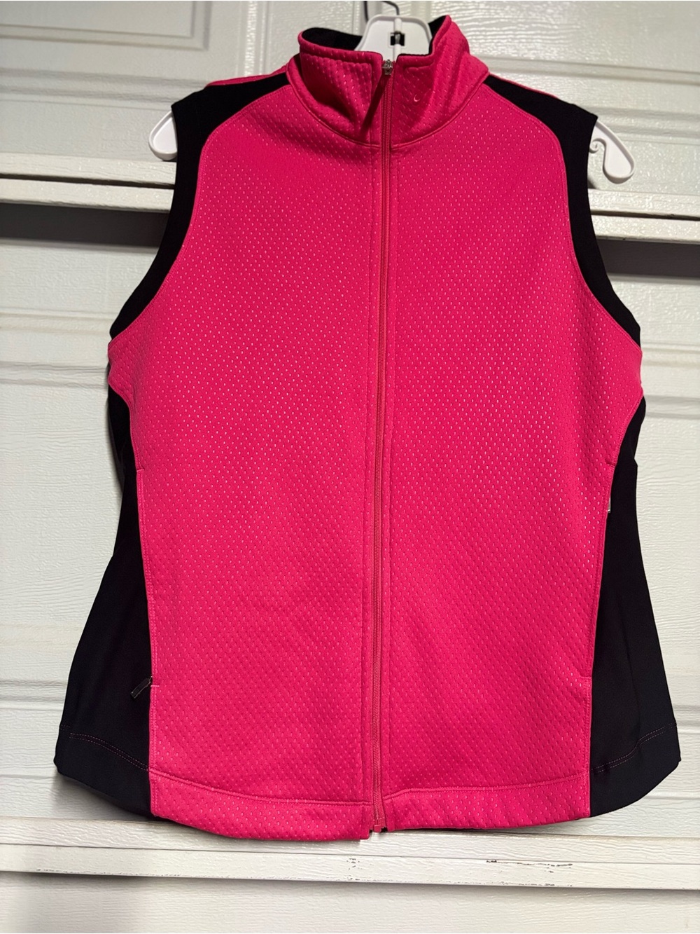 Nike Golf Pink and Black Sleeveless Zip Front Sport Vest